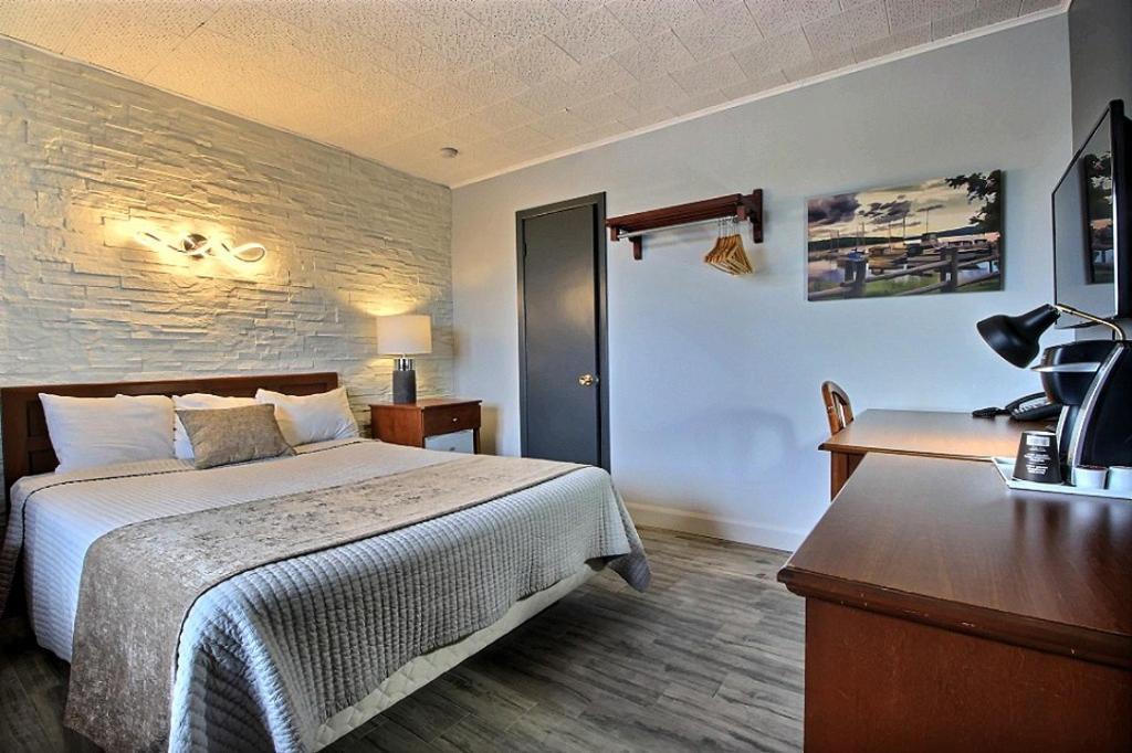 Hotel Motel Le Quiet Lac-Mégantic Екстериор снимка