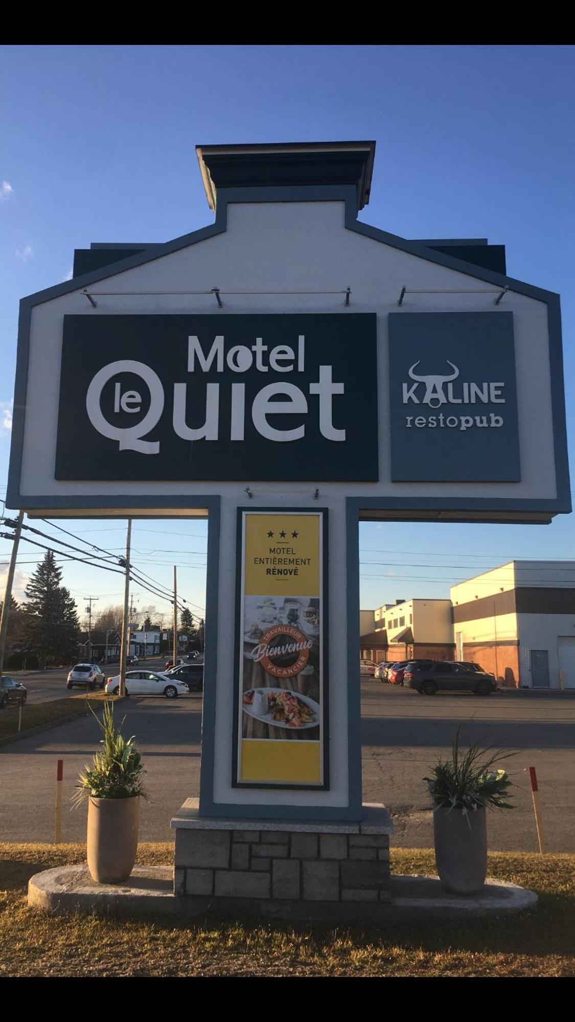 Hotel Motel Le Quiet Lac-Mégantic Екстериор снимка