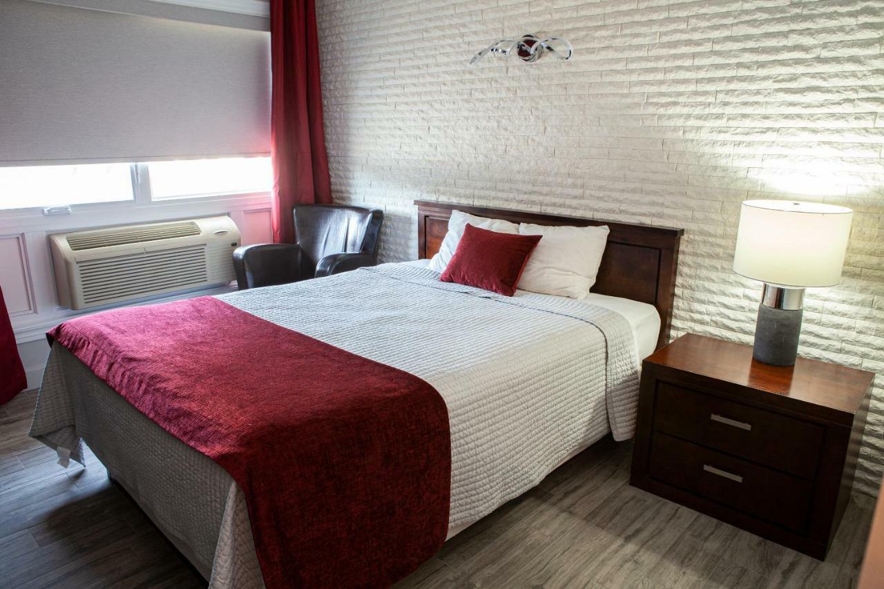 Hotel Motel Le Quiet Lac-Mégantic Екстериор снимка