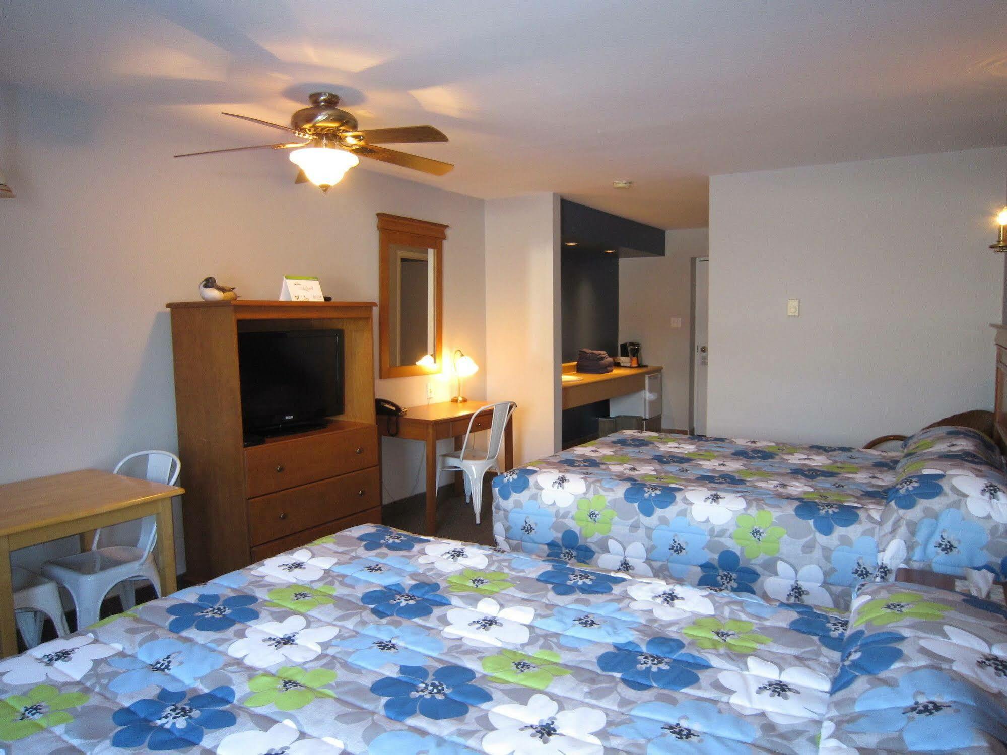 Hotel Motel Le Quiet Lac-Mégantic Екстериор снимка