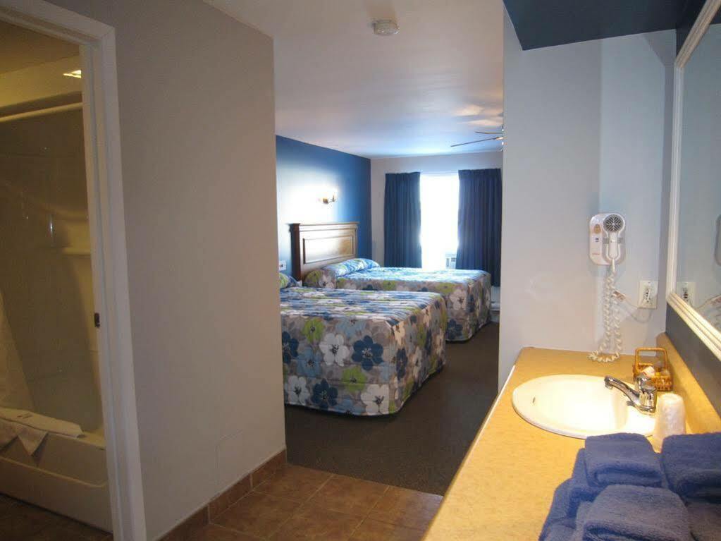 Hotel Motel Le Quiet Lac-Mégantic Екстериор снимка