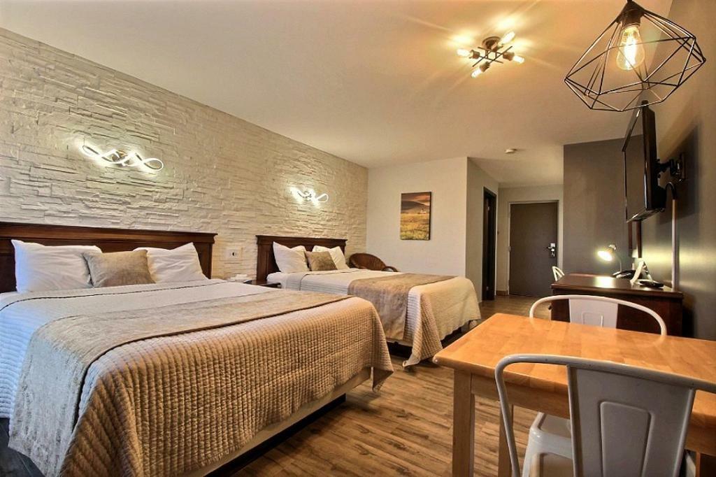 Hotel Motel Le Quiet Lac-Mégantic Екстериор снимка