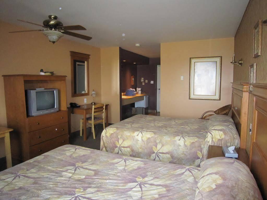 Hotel Motel Le Quiet Lac-Mégantic Екстериор снимка